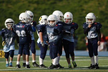 football_team_youth_league_american_football_game_youth_team_sport_competition-509428.jpg!d