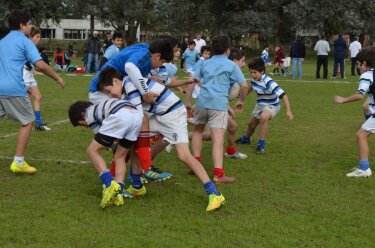 children_sport_team_playing_game_child-488108.jpg!d