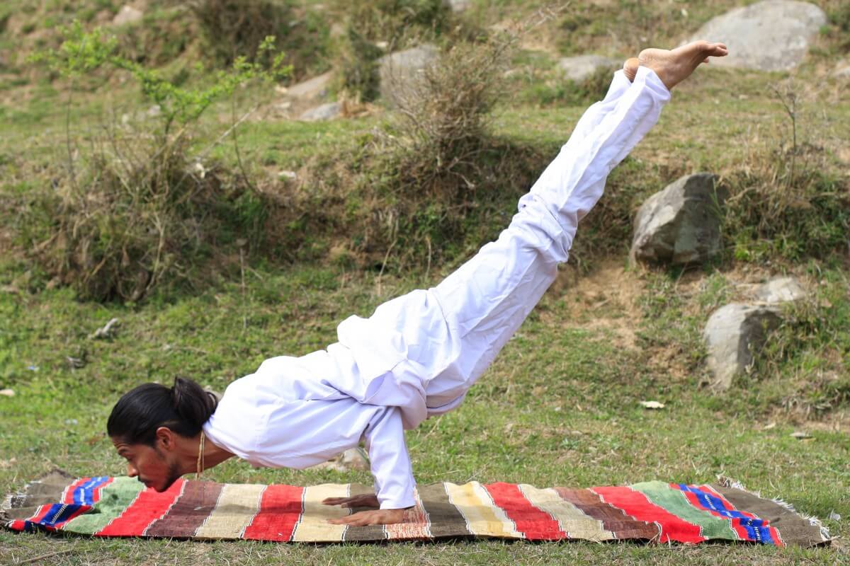 yoga_indian_indian_yogi_symbol_ethnic_meditation_mandala_tribal-1395707.jpg!d