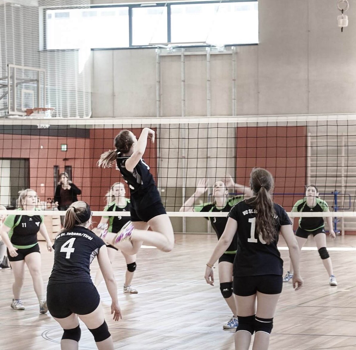 volleyball_sport_ball_play_competition_young_playing_field_ball_sports-850472.jpg!d